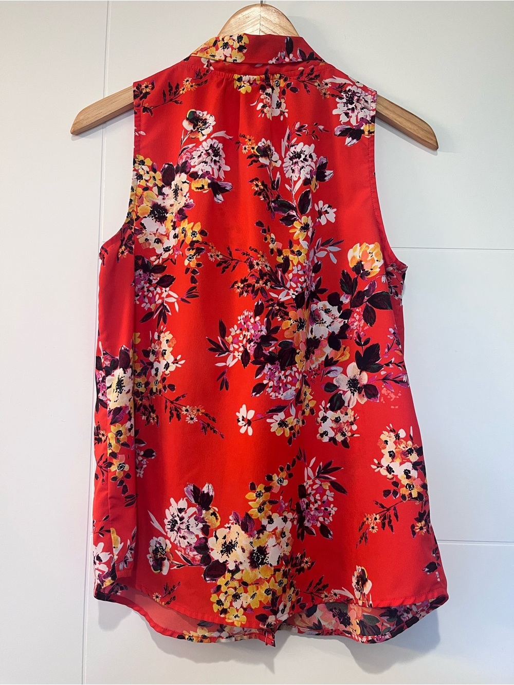 A New Day Sleeveless Floral Tie-Neck Blouse - Picture 2 of 5